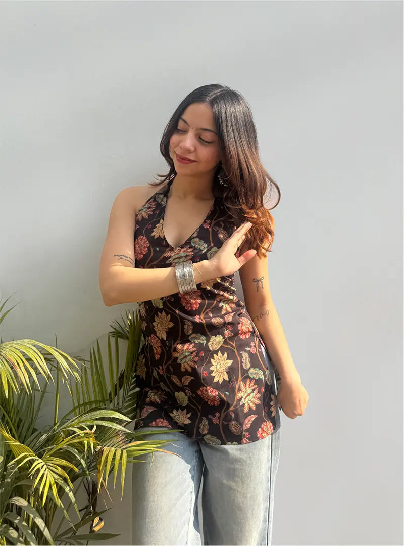 Beutiful dust brown sleevless kurti